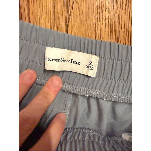 Abercrombie Fitch Gray Pleated Front Trousers Small Tall - Picture 3 of 5